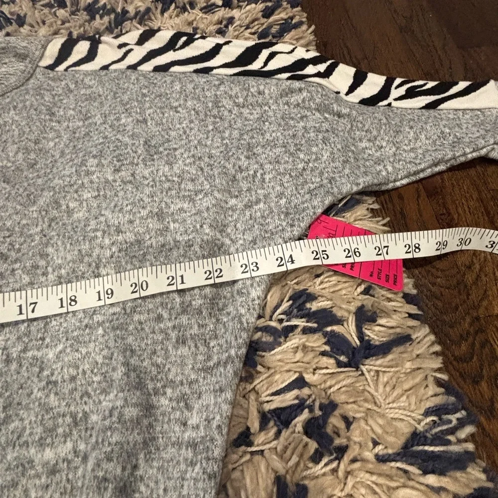 NWT ✨ Twenty Second Grey Tie-Hem Pullover with Zebra Print Shoulders- size small